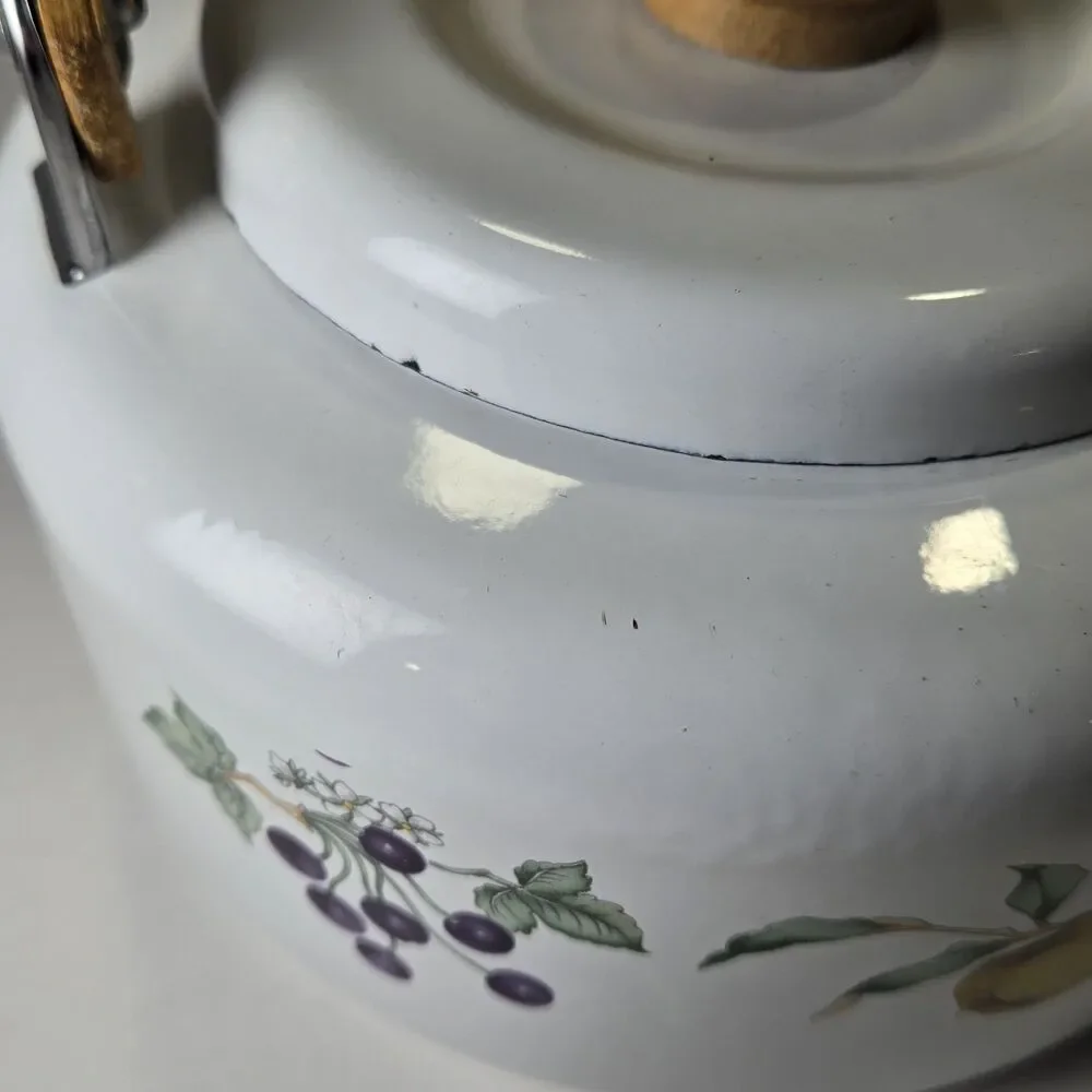 Vtg Tabletops Unlimited DULCIE Enamel Tea Kettle Fruit Pattern Wood Handle 2.3qt